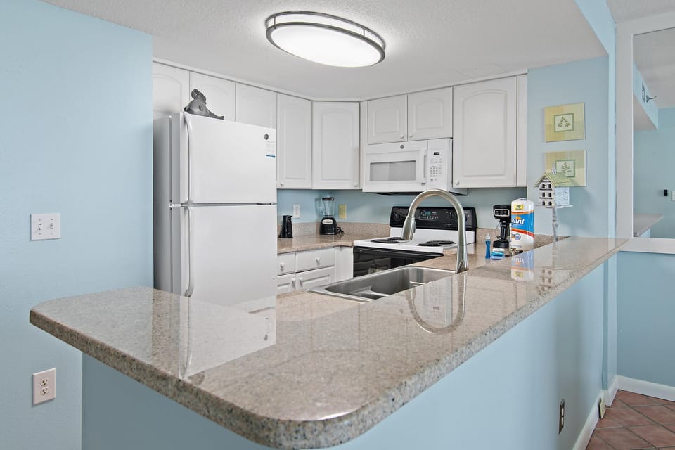Condo, 1 King Bed with Sofa bed (SunDestin 1103) | Private kitchen | Oven, toaster