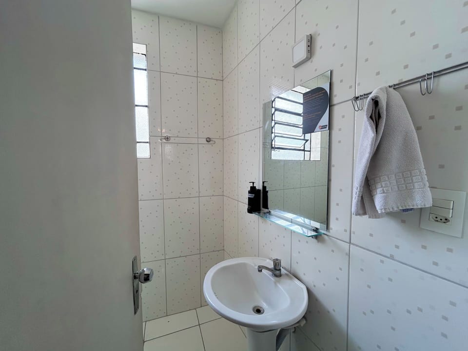Standard Double Room | Bathroom | Shower, towels, soap, shampoo