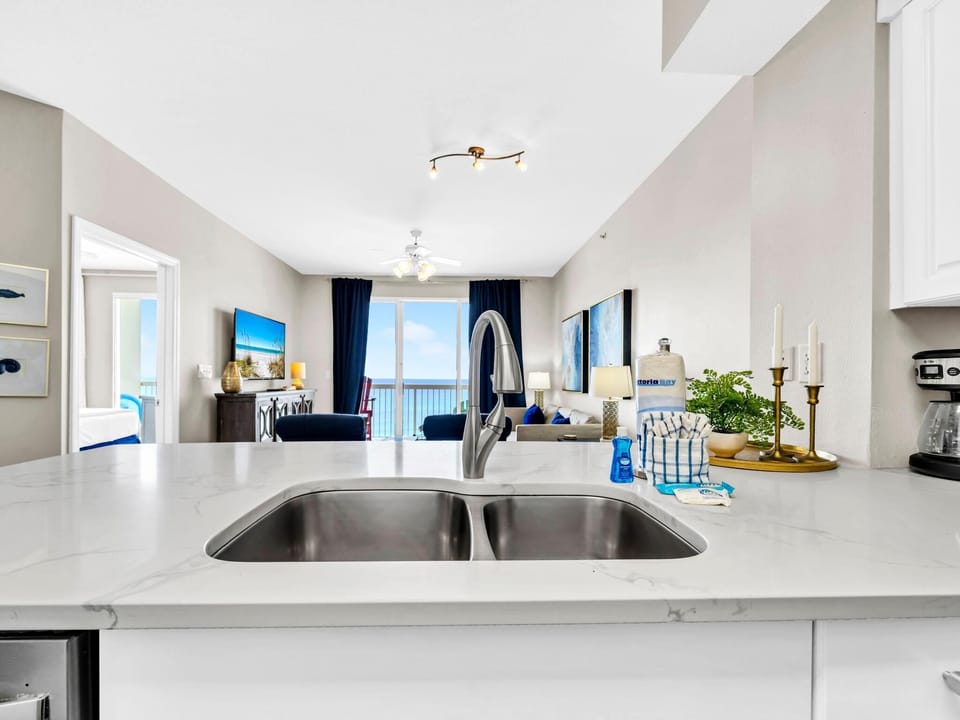 Condo, Multiple Beds (Celadon 405) | Interior