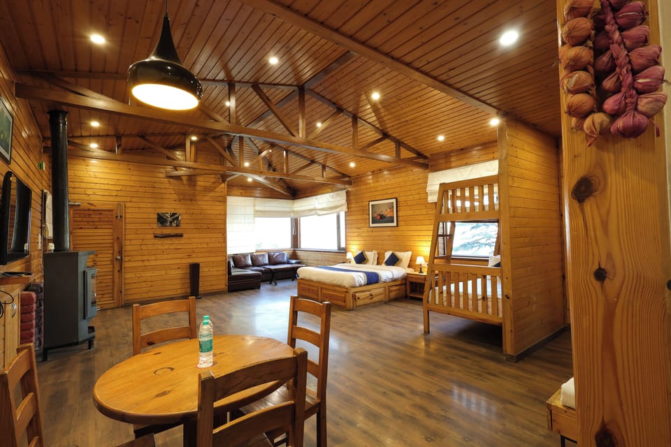 Sthana Valley View Woodhouse | Desk, soundproofing, free WiFi, bed sheets