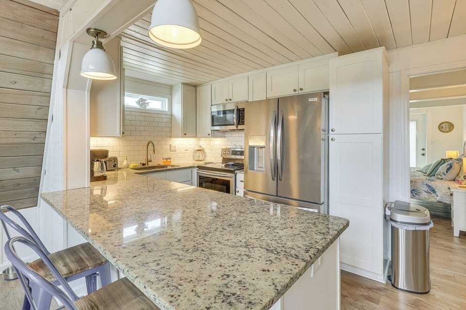 Kitchen | Cooking Basics | Coffee Maker | Toaster | Dishwasher | Main Level