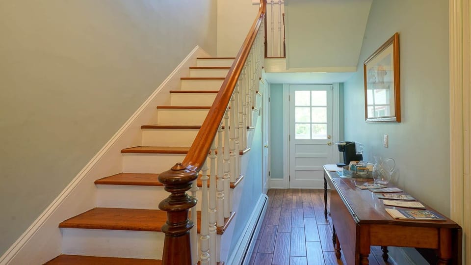 Beachcomber is the first floor unit at The Still Pond Inn.