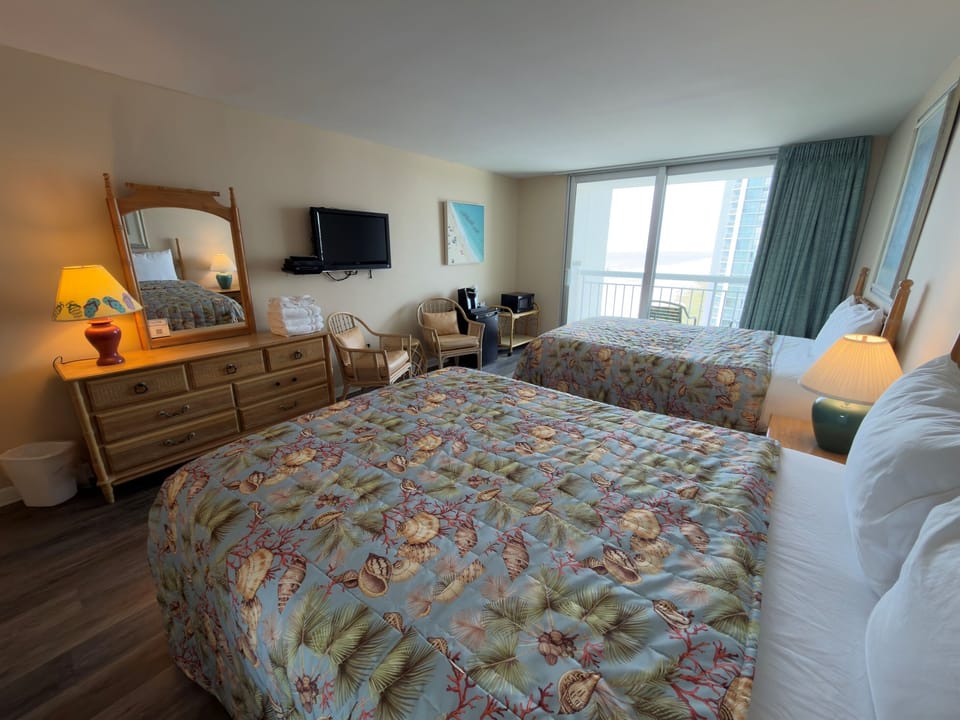 2 Queen Beds In Bedroom