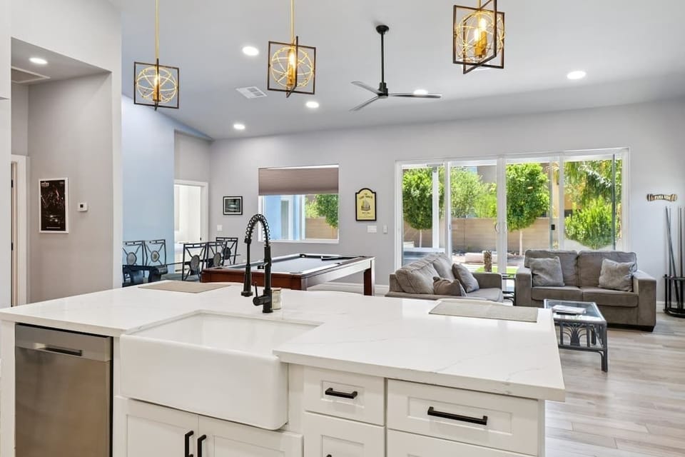 10-web-or-mls-1303-e-campbell-ave
