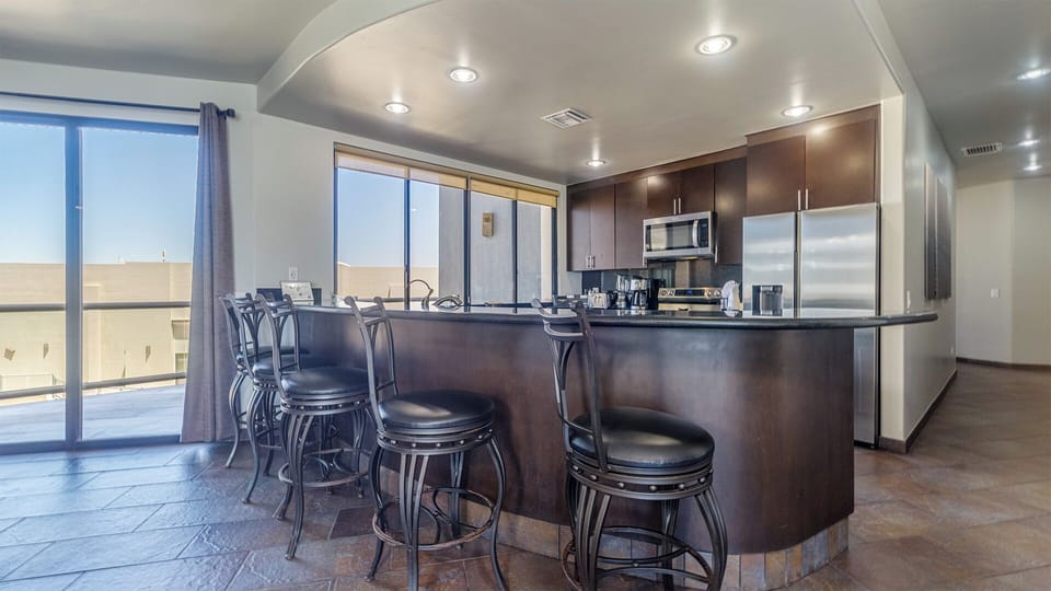 kitchen bar
