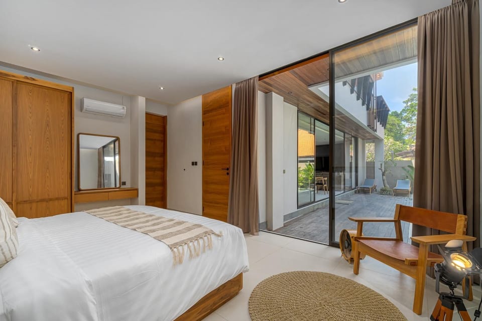 Villa Sunshine - Beachside Sanur (1331)
