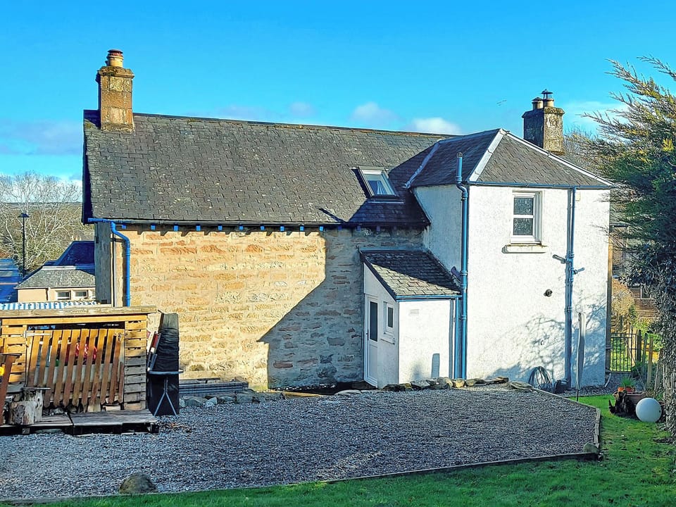 Exterior front garden | Rosslyn, Evanton, near Dingwall