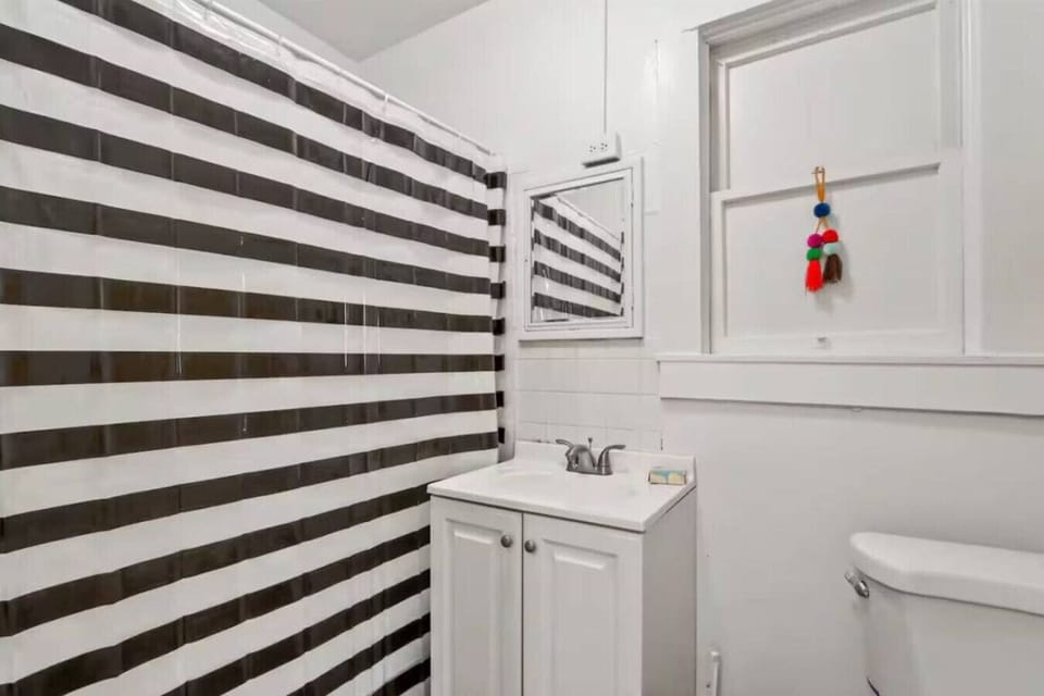 Bathroom vanity/Wash basin with cabinet