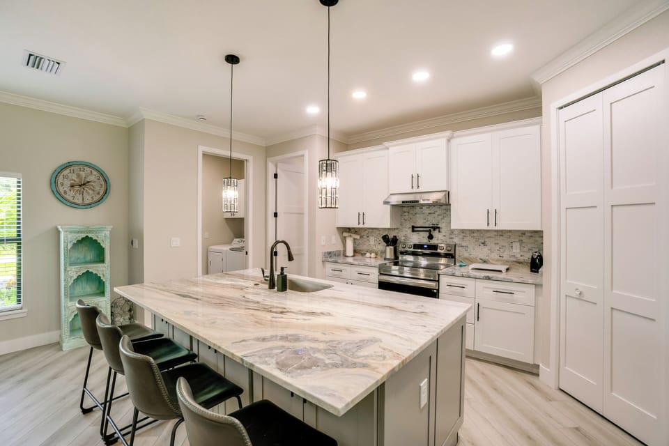 Kitchen | Cooking Basics | Drip & Pod Coffee Makers | Toaster | Microwave