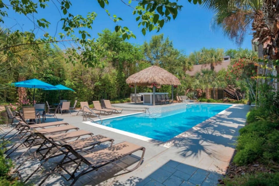 DISCLAIMER: PLEASE NOTE THAT THE POOL IS CURRENTLY CLOSED, AND THERE IS NO EXACT DATE FOR WHEN IT WILL REOPEN.