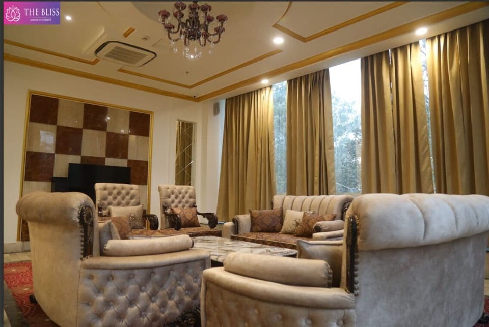Club Suite, Balcony | Desk, free WiFi
