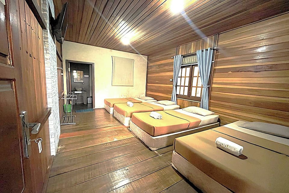 Bungalow | Desk, free WiFi, bed sheets