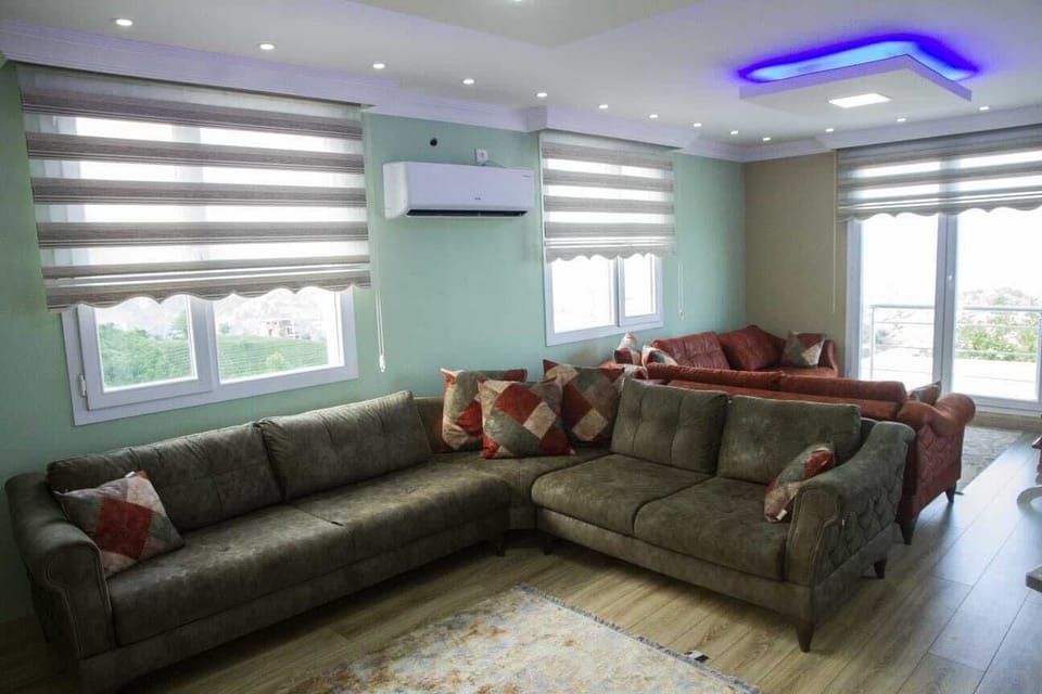 Comfort Chalet, Mountain View | Living area