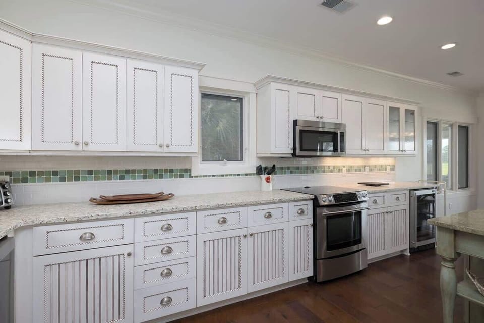 Spacious, well-equipped kitchen