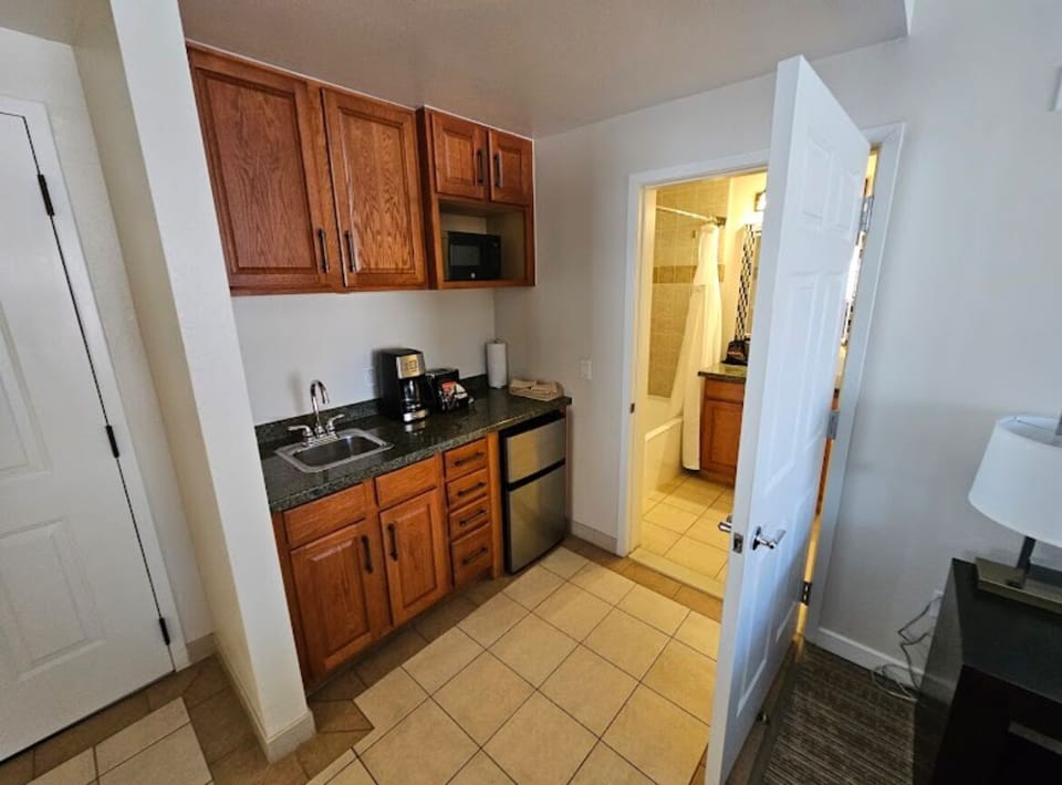 Guest Room Efficiency Kitchen