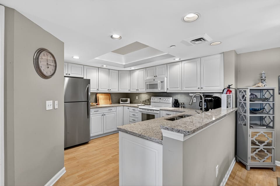 Condo, 2 Bedrooms | Private kitchen | Coffee/tea maker, fridge, oven, toaster