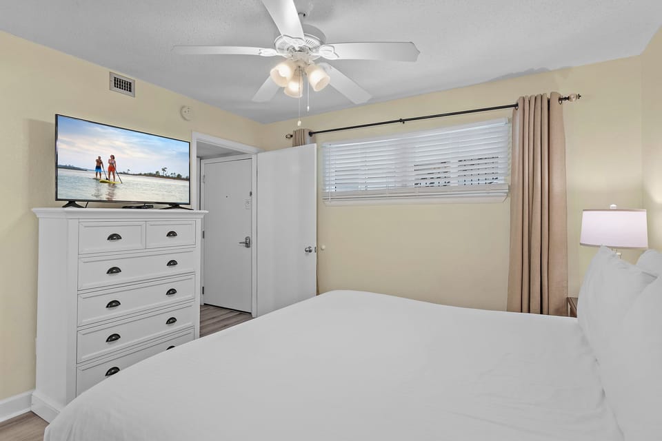 Guest bedroom