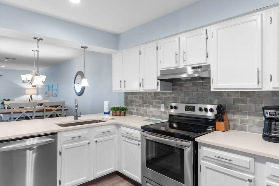 2nd Fl Kitchen with Stainless Steel Appliances