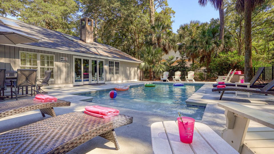 Private Resort-Style Pool & Sun Deck