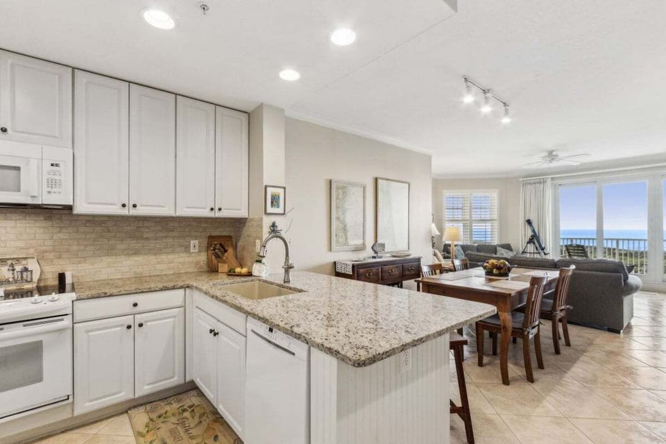 Spacious kitchen and dining