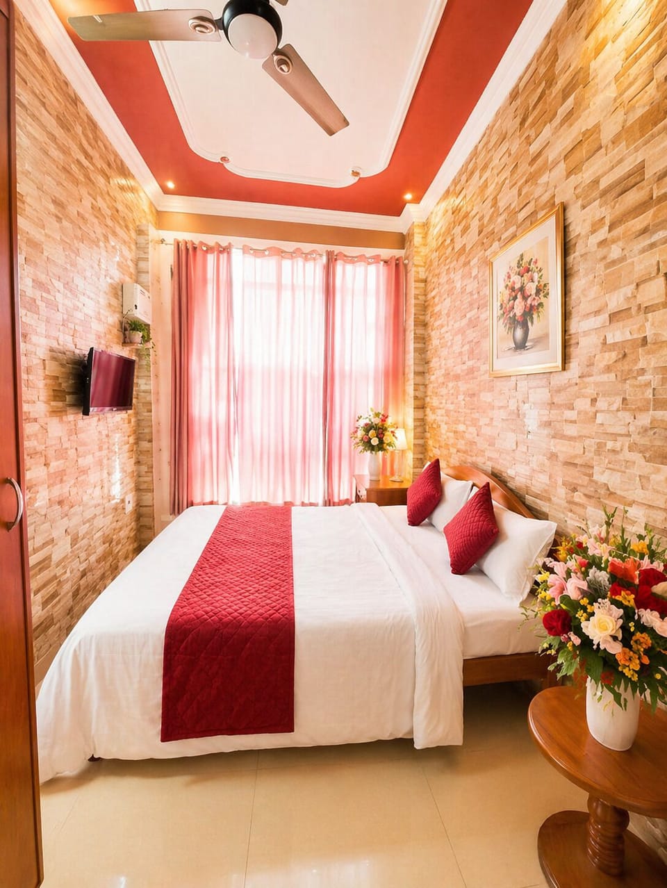 Classic Double Room, Air conditioning | Hypo-allergenic bedding, desk, soundproofing, free WiFi