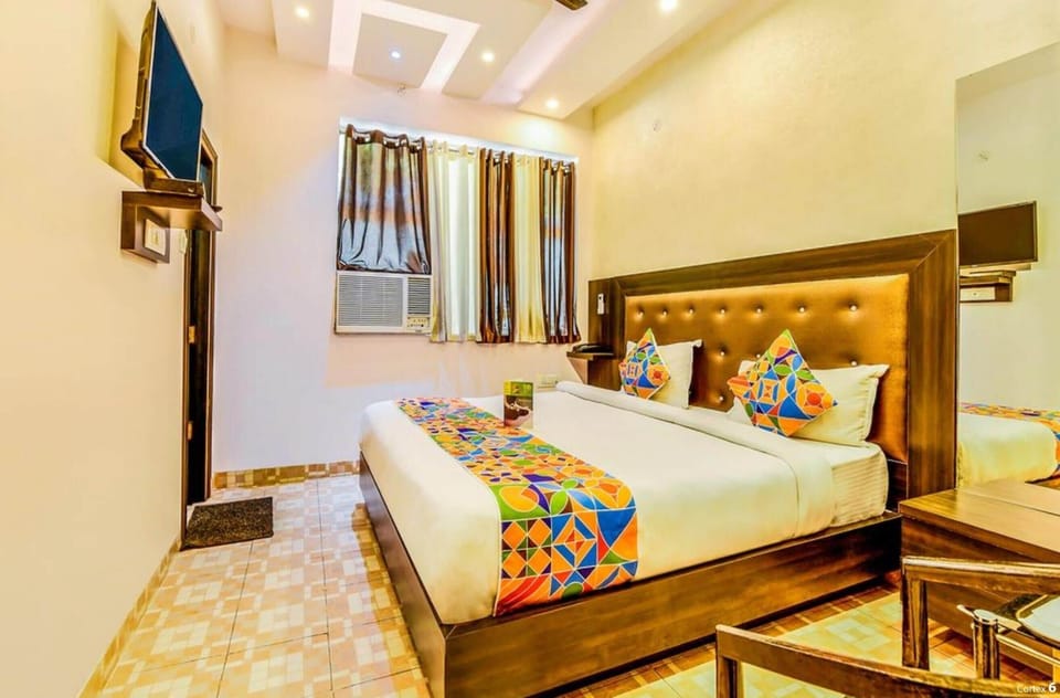 Hypo-allergenic bedding, desk, soundproofing, free WiFi