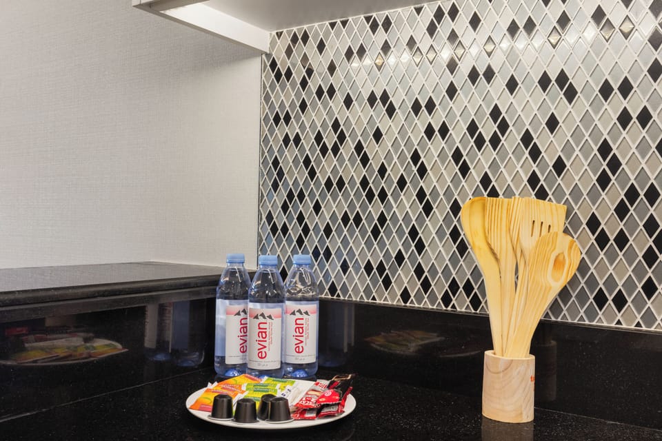 Superior Apartment, City View | Private kitchenette