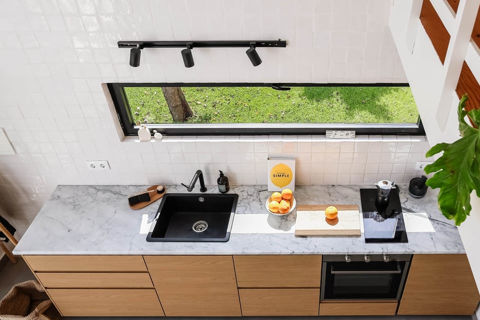 Josy atelier kitchen garden view