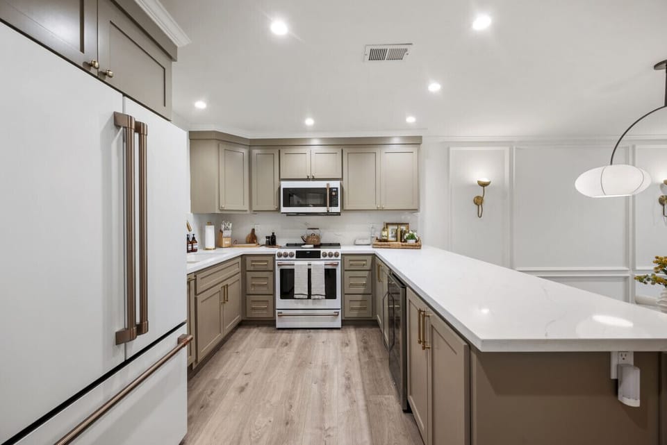 Where form meets function. This kitchen makes cooking feel like a luxury.