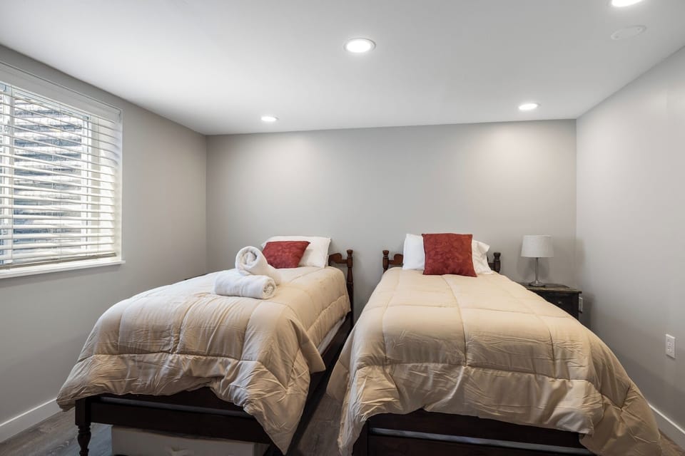 Basement Bedroom (BR 5)