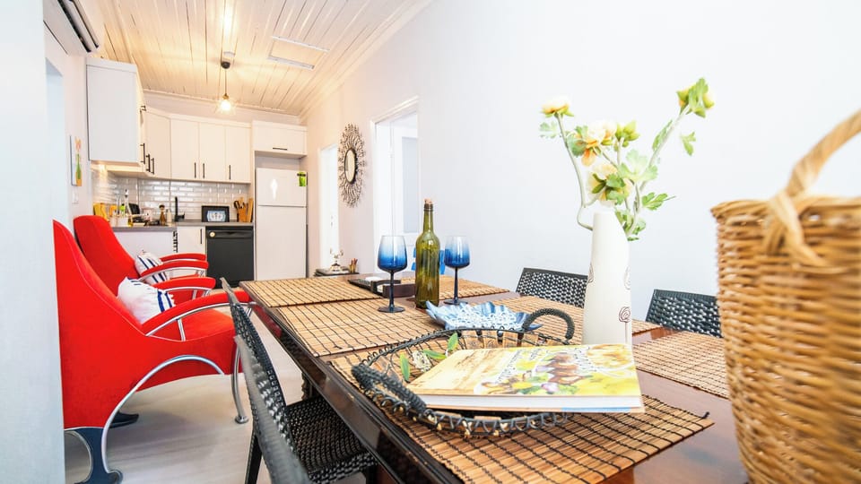 Comfort Apartment, Air conditioning, City View | Living area