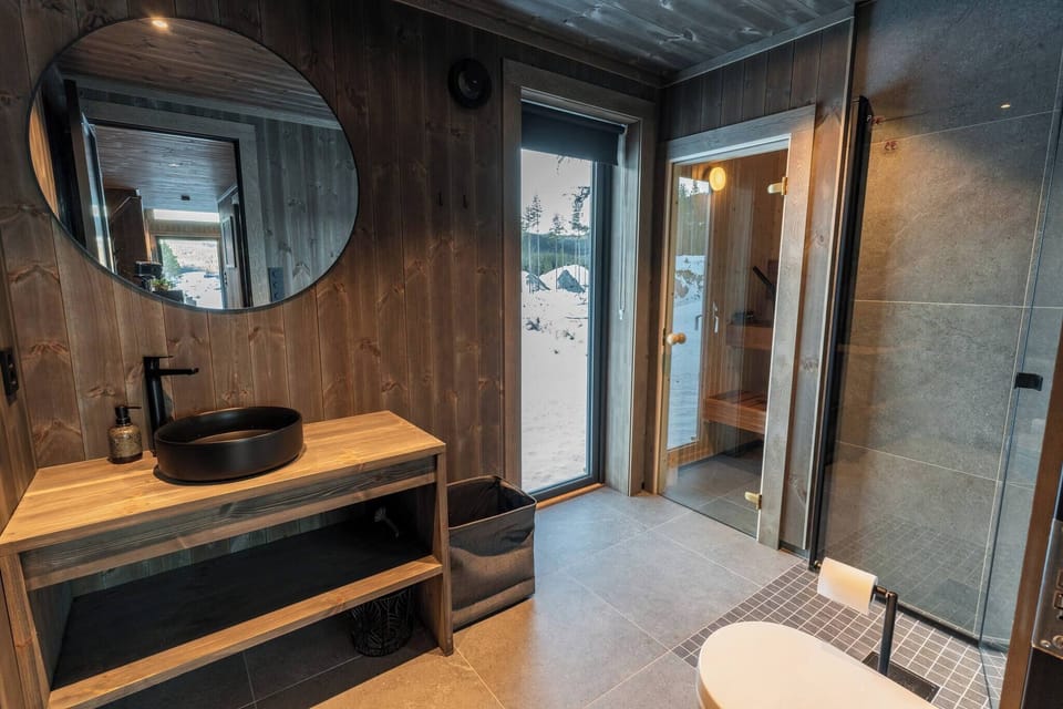 Luxury Holiday Home, Skiing, Sauna, Remote Office House in Viken, Norway