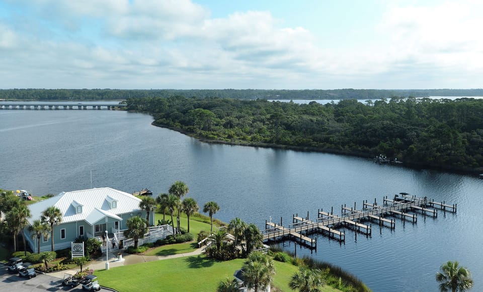 Beautiful Lake Powell and Pinnacle Port fishing pier