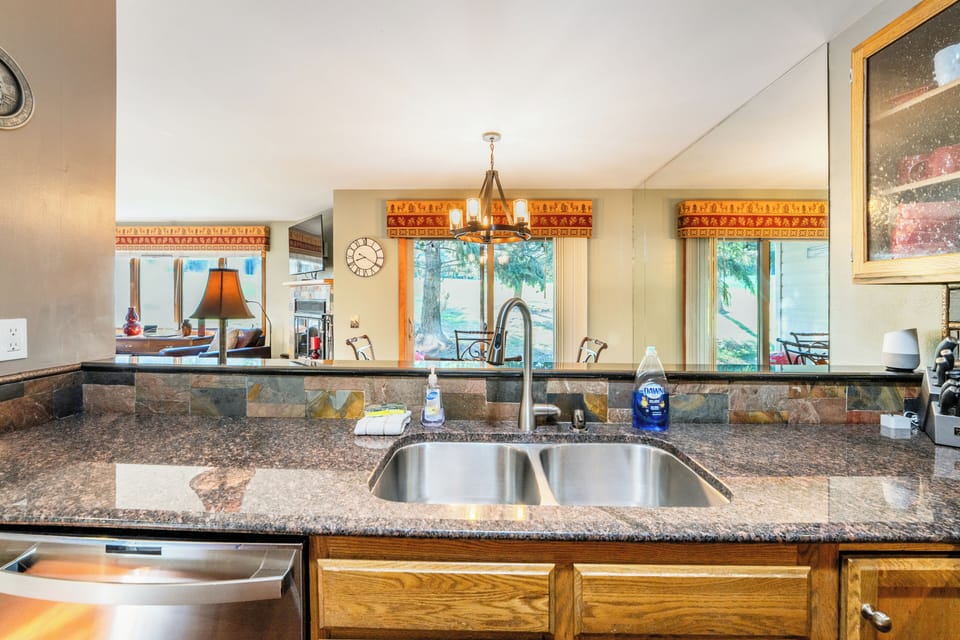 Double Basin Sink | Main Level