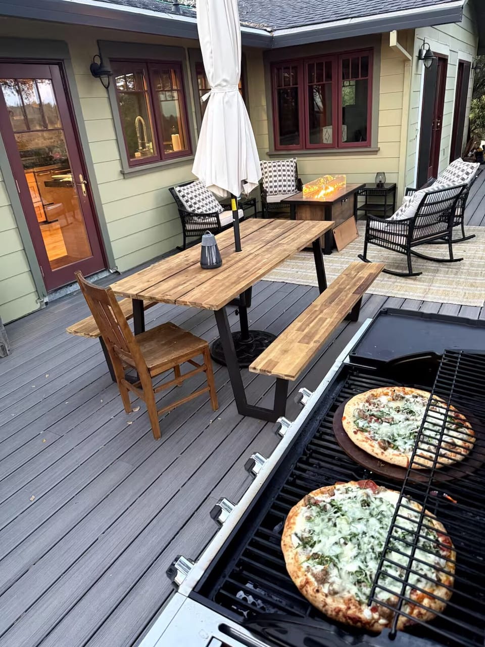 Outdoor dining