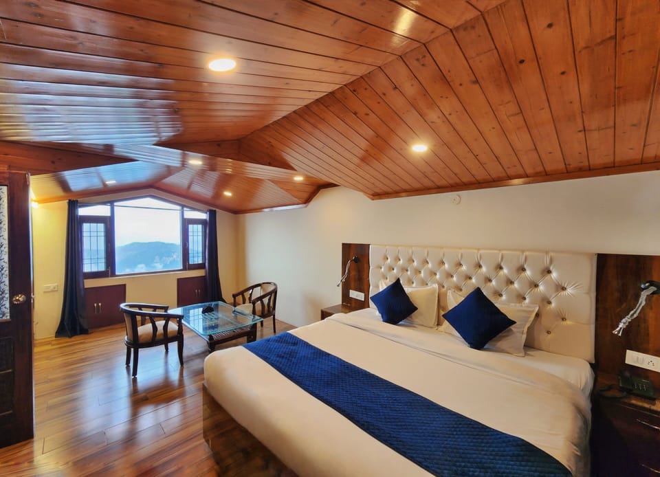 Family Room, Balcony, Mountain View | Free WiFi