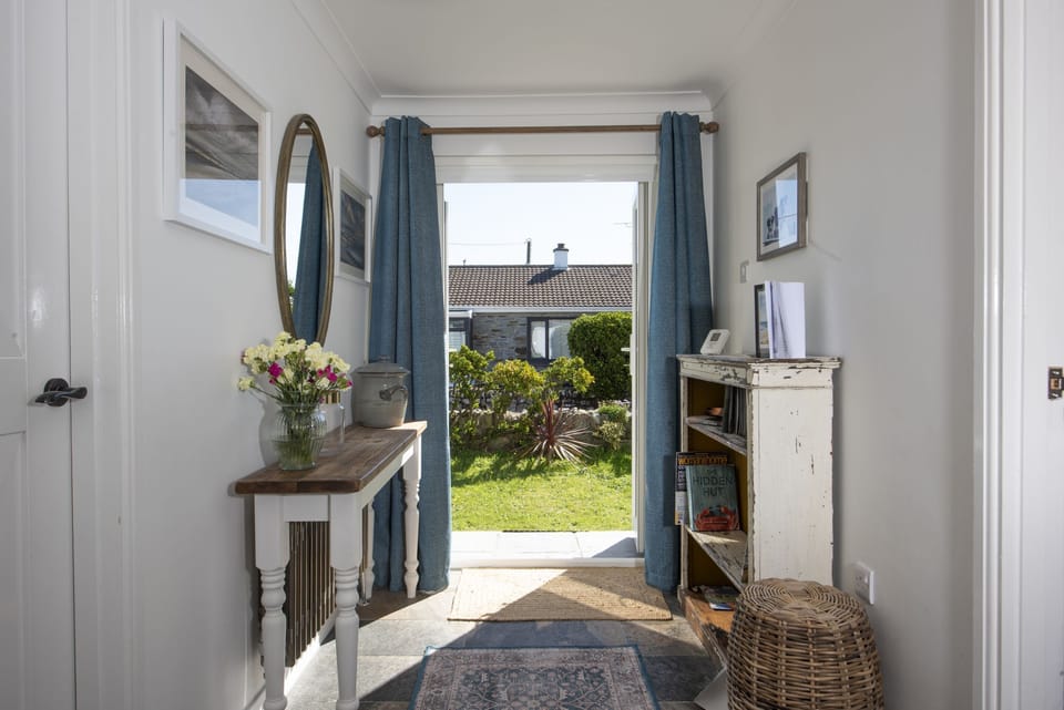 Hallway with patio doors leading to front garden - Sennen Sand by Stay Ca Holidays
