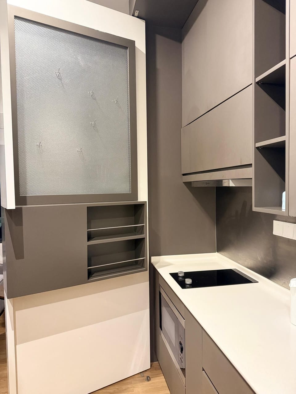 Deluxe Triple Room, City View | Private kitchen