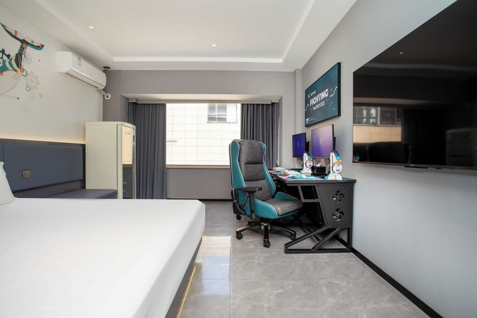 Basic Single Room | Desk, laptop workspace, free WiFi