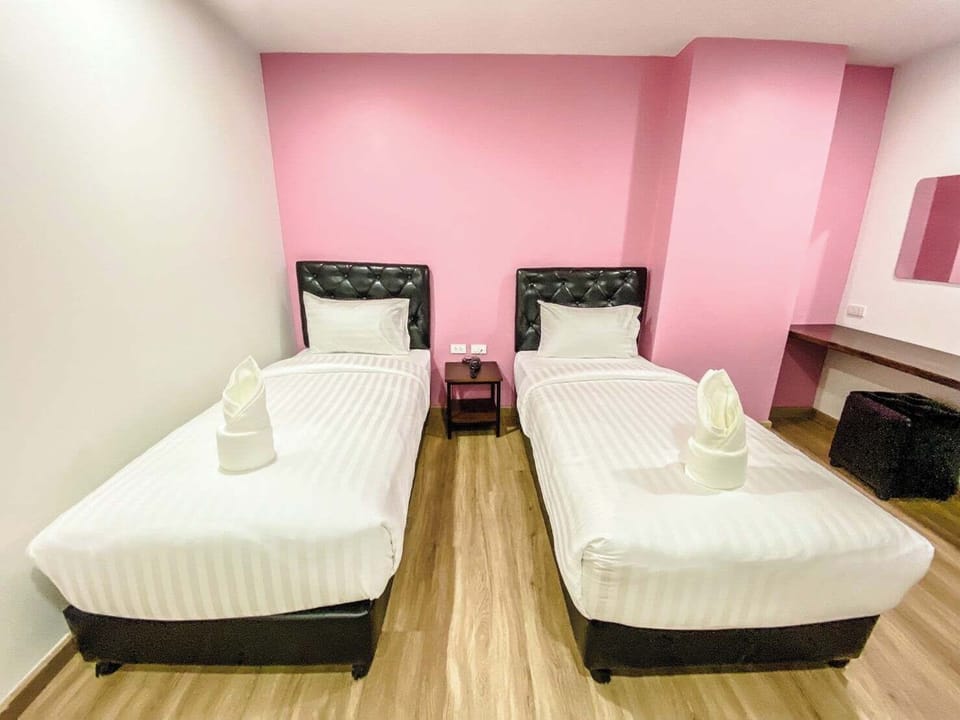 Standard Twin Room, City View