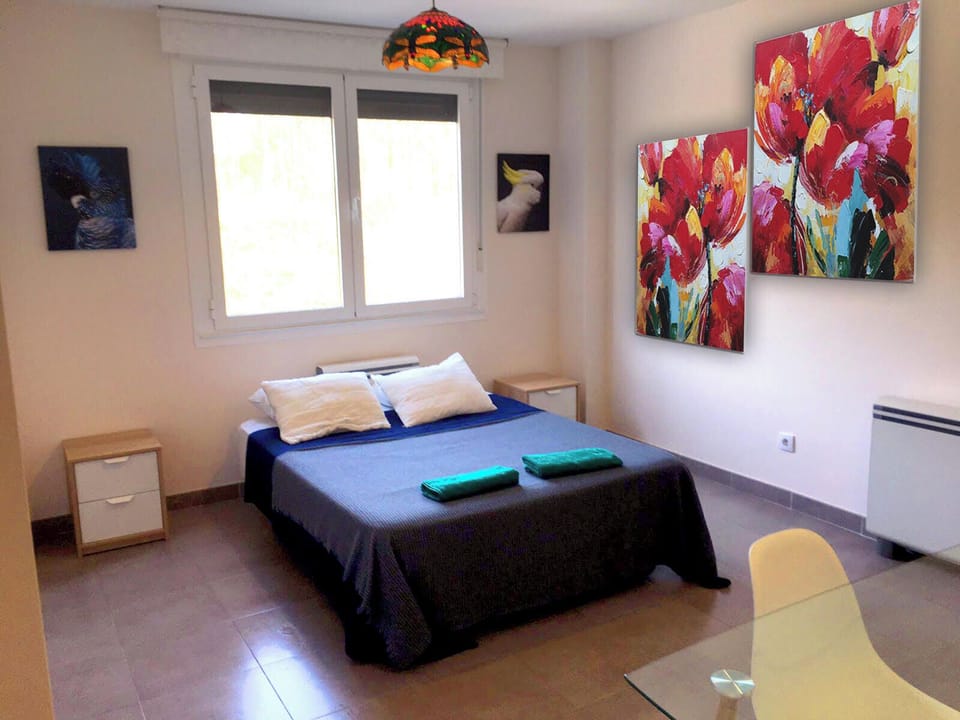 Family Double or Twin Room, Lanai, Mountain View | Laptop workspace, iron/ironing board