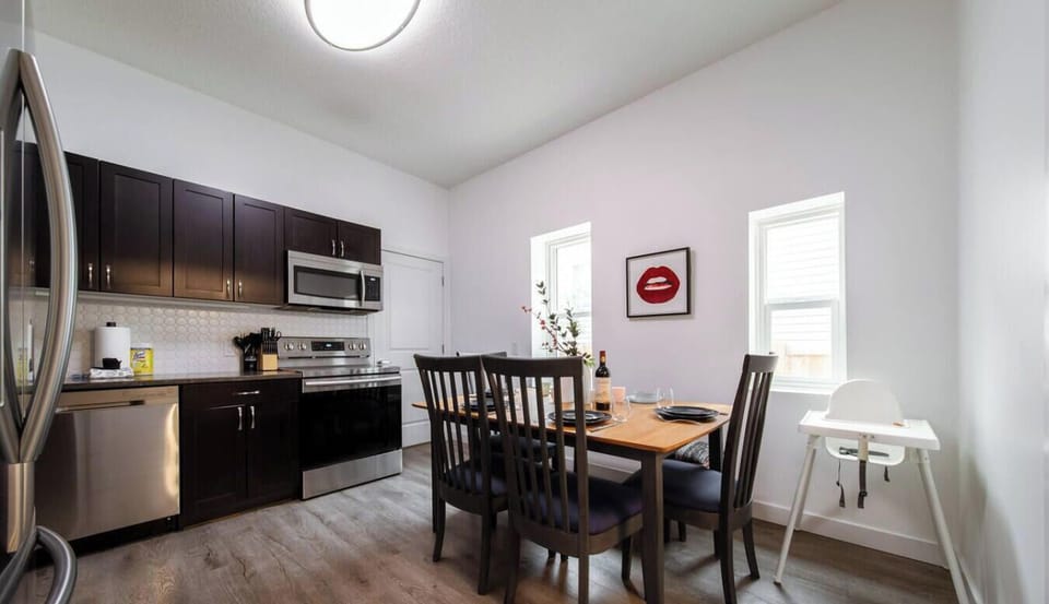 Cook, dine, and gather in the spacious kitchen. Every essential you need is right at your fingertips.