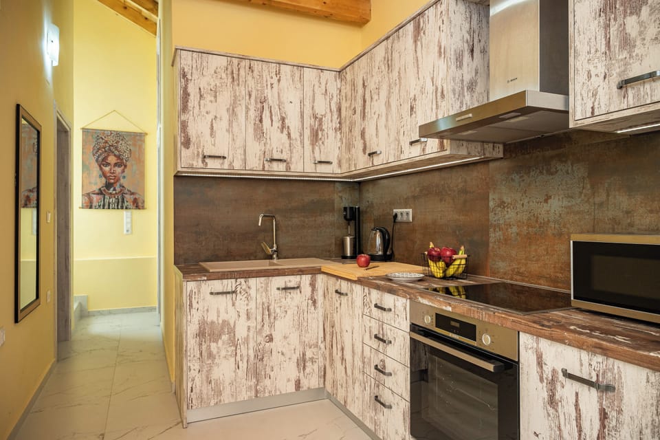 Apartment, 2 Bedrooms | Private kitchen | Electric kettle