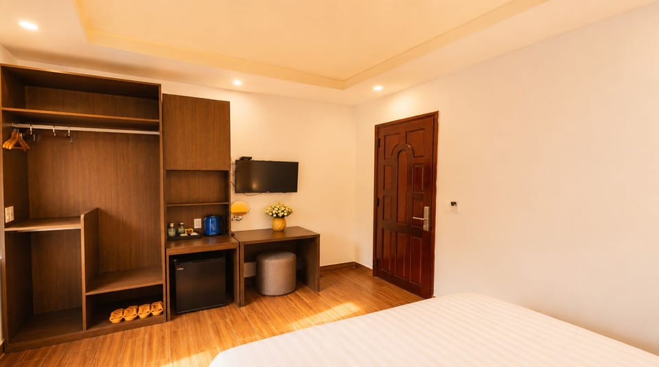 Family Quadruple Room | Bathroom | Shower, rainfall showerhead, hair dryer, slippers