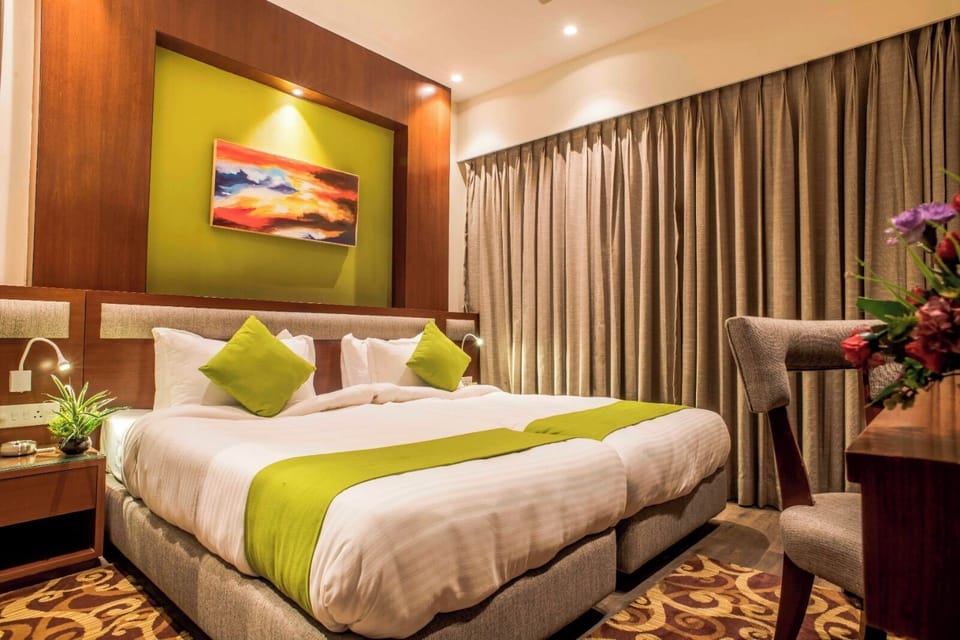 Classic Room | Laptop workspace, soundproofing, free WiFi