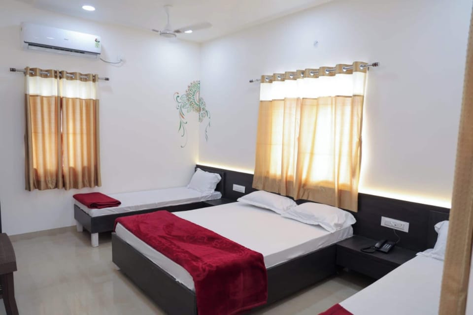 Deluxe Quadruple Room | Free WiFi
