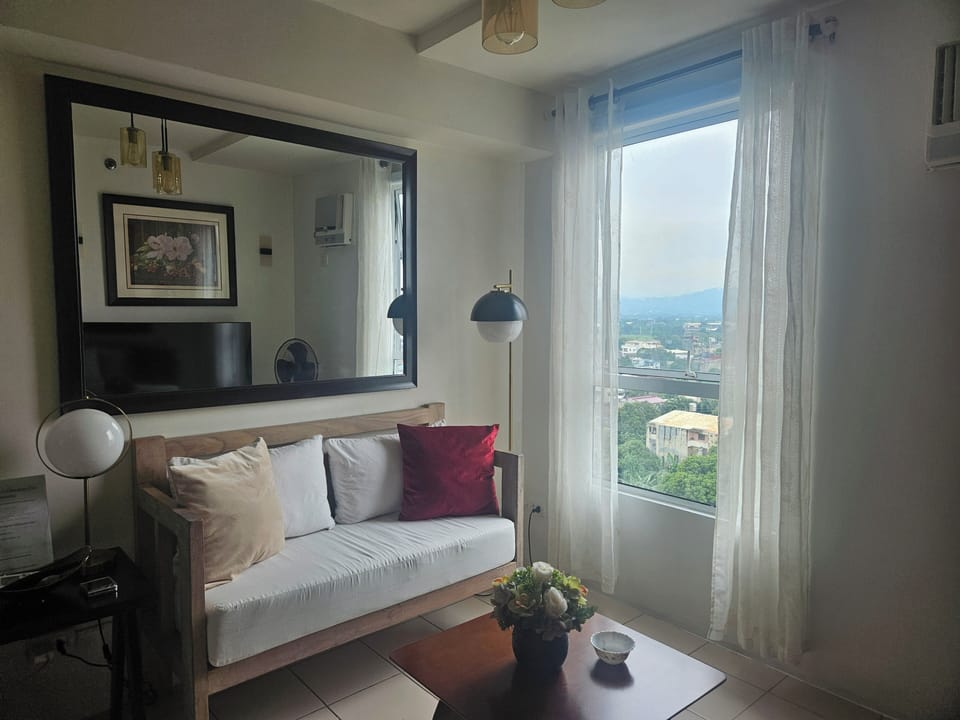 Condo, 3 Bedrooms | Living room