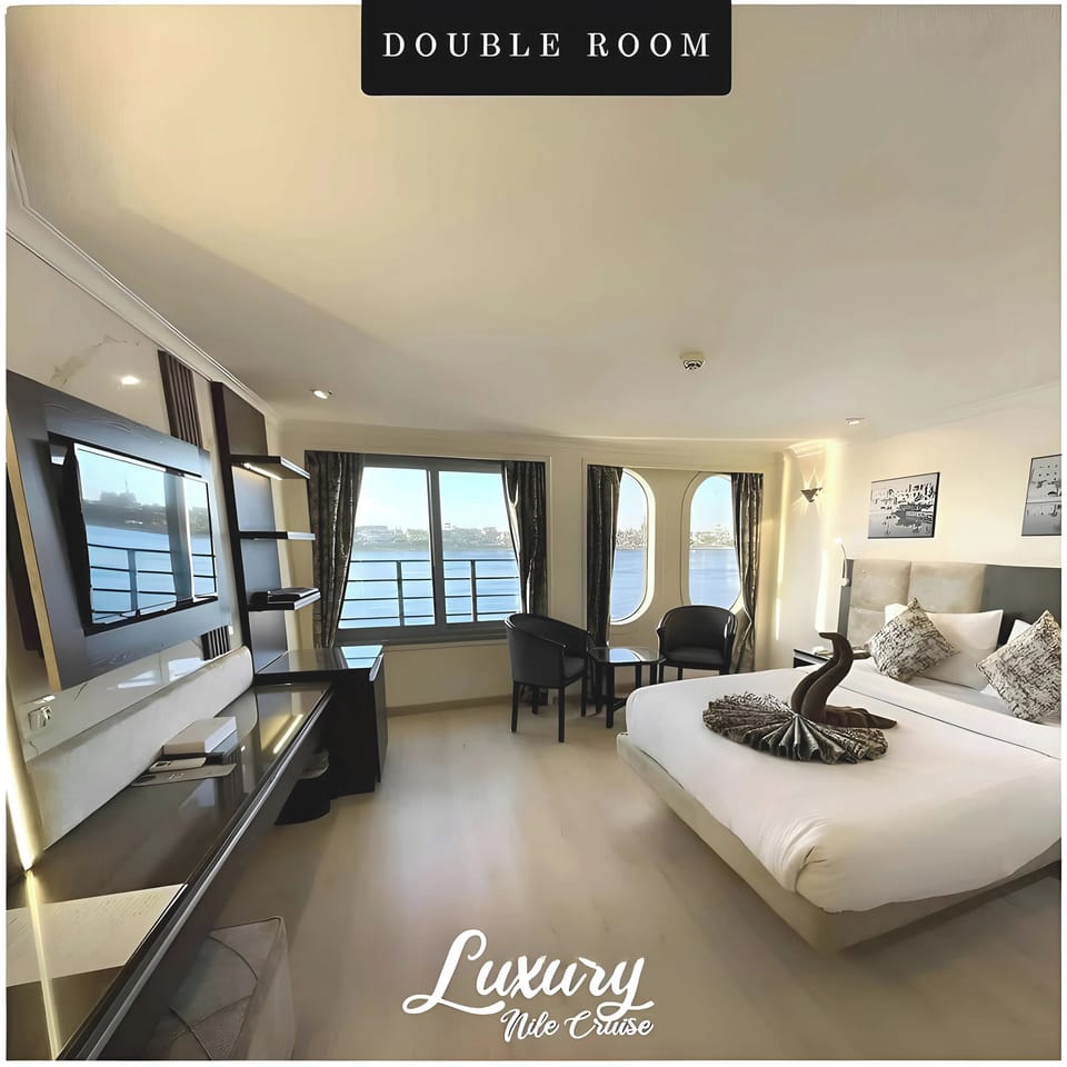 In-room safe, blackout drapes, soundproofing