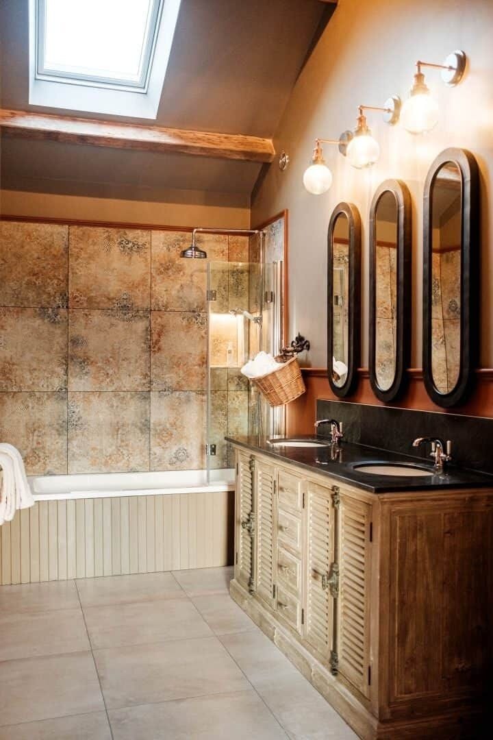 Main Bathroom