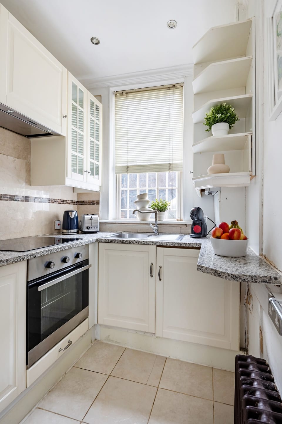City Apartment, 3 Bedrooms, Non Smoking | Private kitchen | Espresso maker, coffee/tea maker, electric kettle, toaster